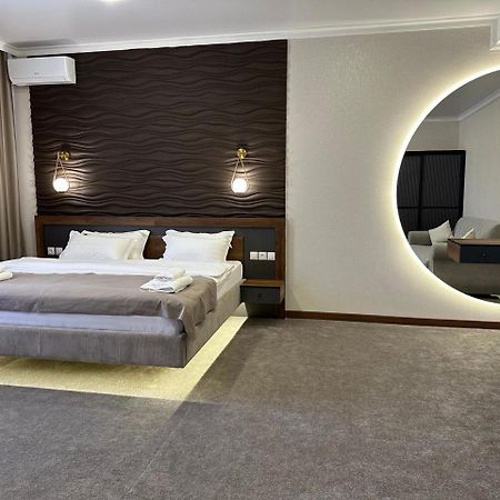 Grand Way Hotel Taraz Exterior foto